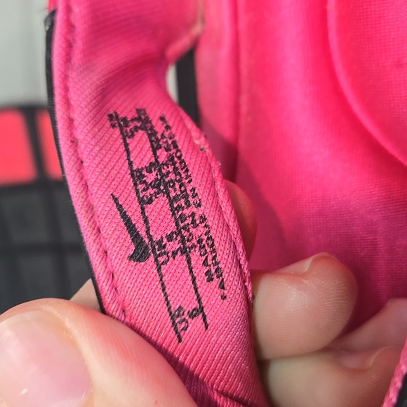 Nike Comfort Footbed Women's Pink&  Black Thong Sandals Flats Shoes Sz 6 - Picture 12 of 12